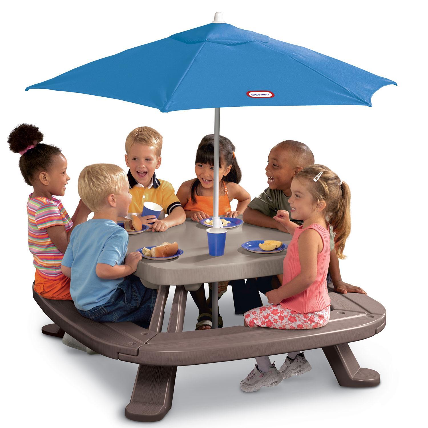 Little Tikes Fold N Store Picnic Table with Market Umbrella