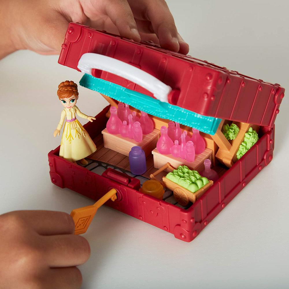 Disney Frozen Pop Adventures Village Set Pop