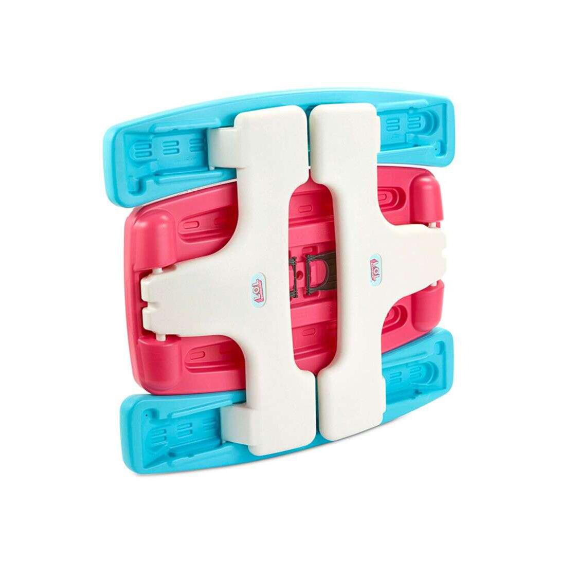 لول سربرايز - طاولة حفلة عيد الميلاد مع مظلة