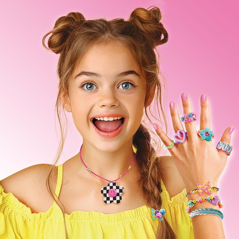 كانال تويز صانعة المجوهرات الطينية