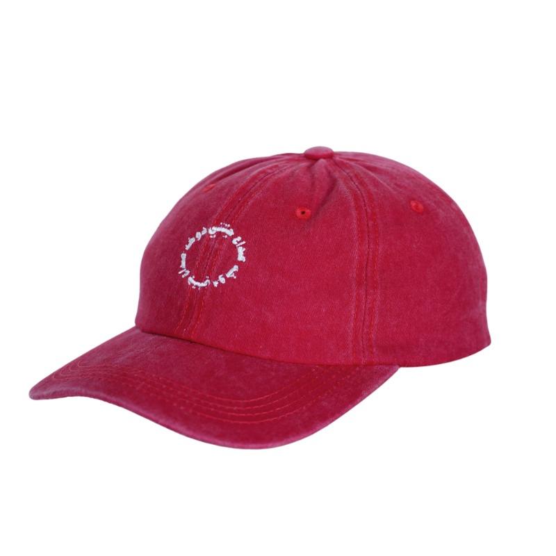 قبعة ترند لون أحمر