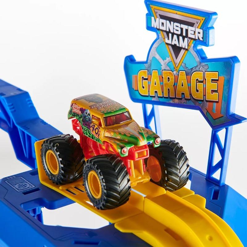 Monster Jam Trucks Garage Playset
