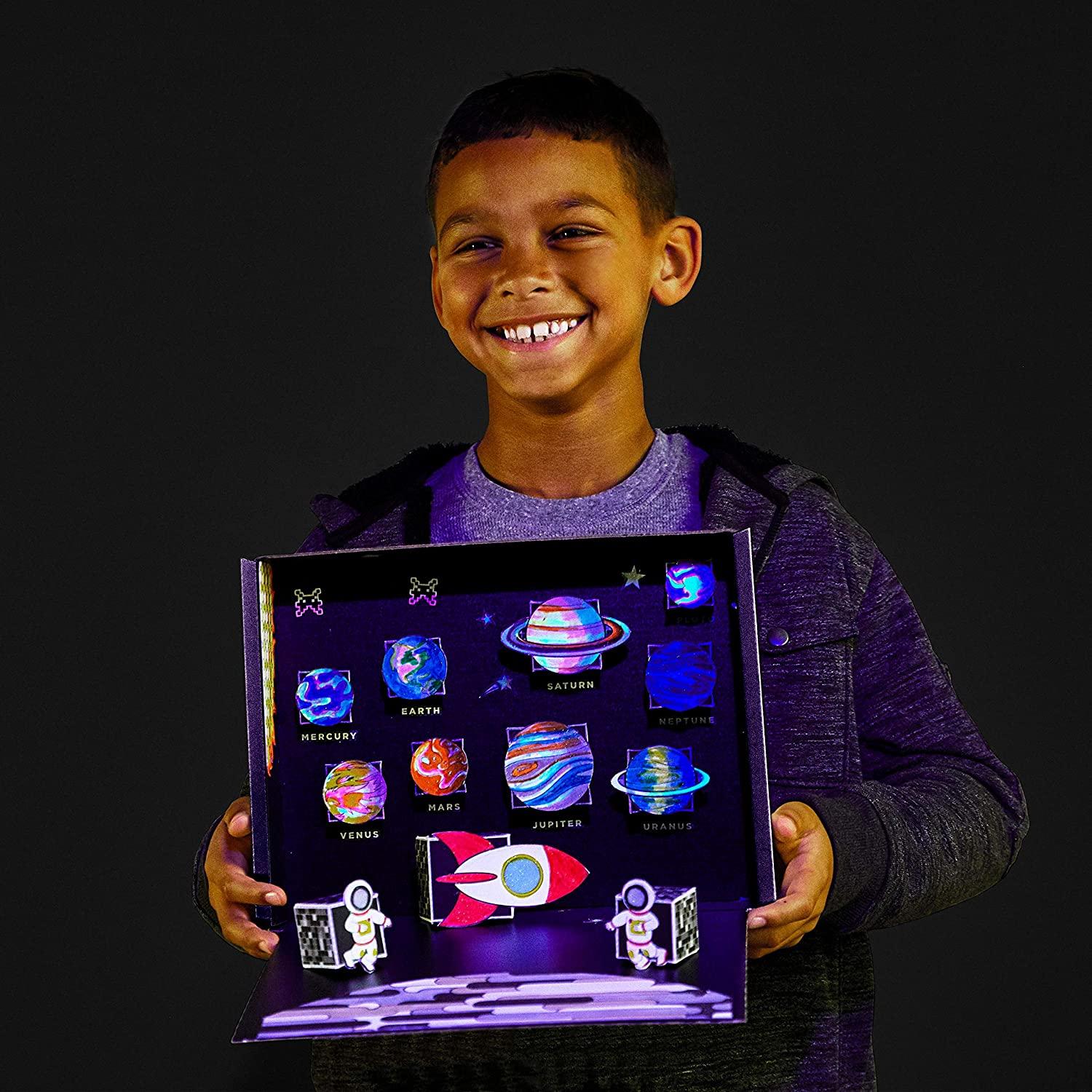 إلمرز - مجموعة الديوراما الشمسية المتوهجة في الظلام