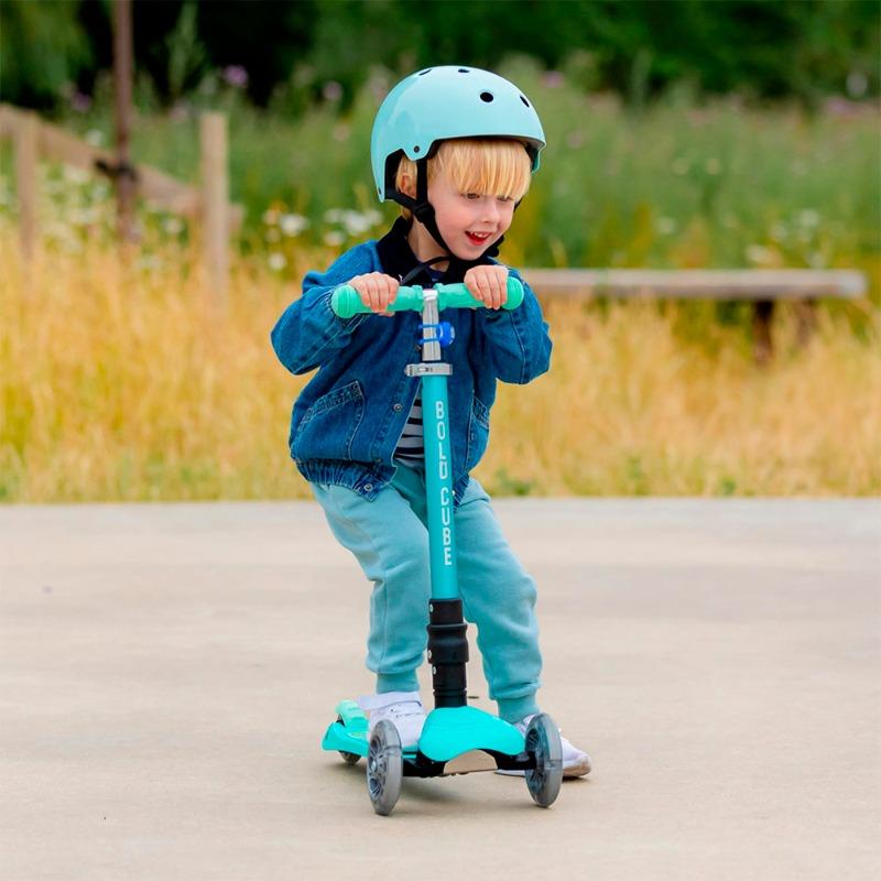 بولد كيوب - سكوتر ثلاثي العجلات القابل للطي (أزرق مائي)