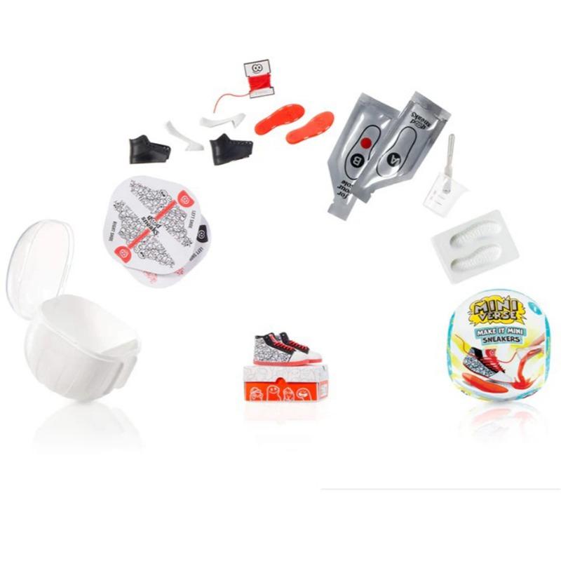 إم جي إيه مينيفيرس ميك إت ميني – الأحذية الرياضية المصغّرة