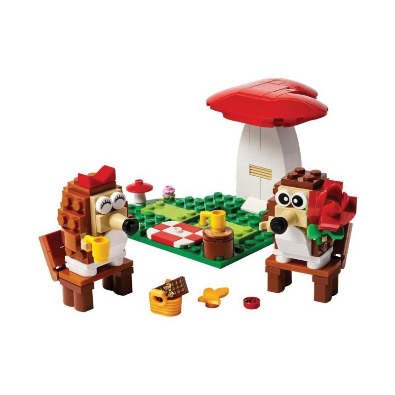 Lego Hedgehog Picnic Date Animal Toy Playset 40711