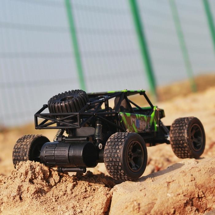 تشيتا كينج - سيارة ماسل كومبيتيتف بجهاز تحكم عن بعد