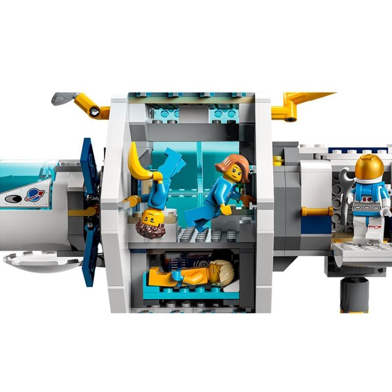 ليجو سيتي - مجموعة بناء محطة الفضاء القمرية 500 قطعة