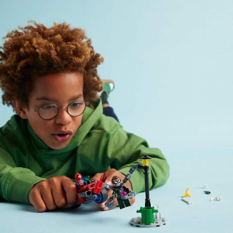 Lego Marvel Motorcycle Chase Spider-Man vs. Doc Ock