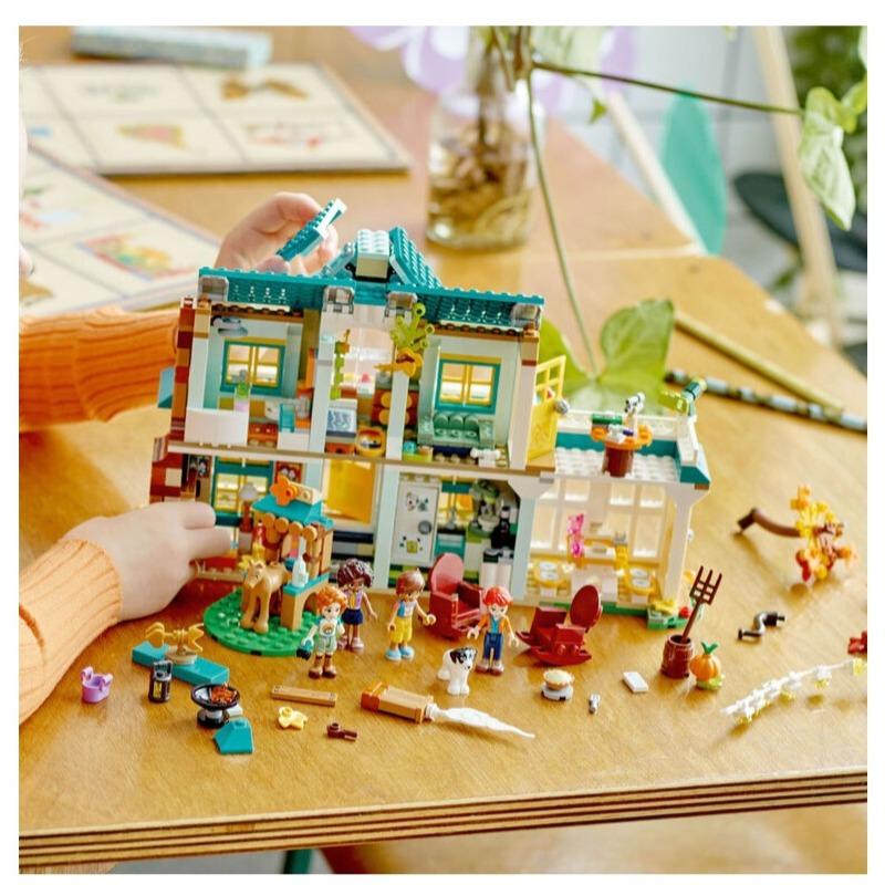 LEGO Friends Autumns House Building Toy Set - 853 Pcs 41730
