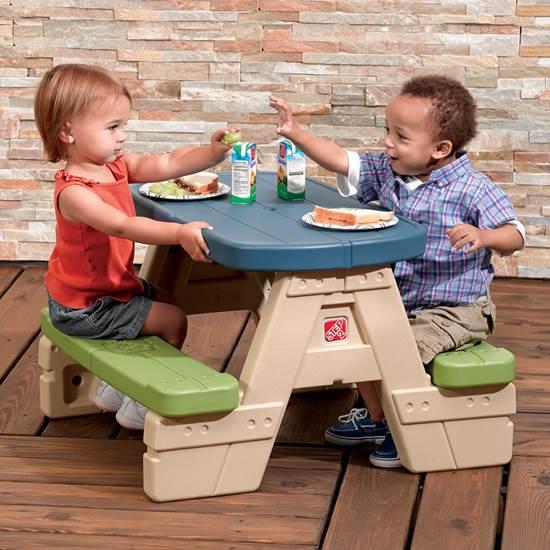 Step2 Sit And Play Picnic Table with Umbrella