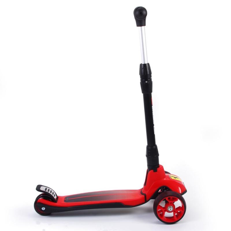 Ferrari - Twist Scooter 3 Wheels Folding Red