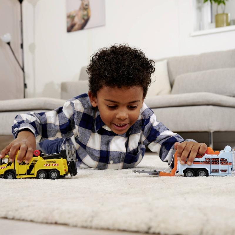 Majorette Volvo Truck Towing Wagon