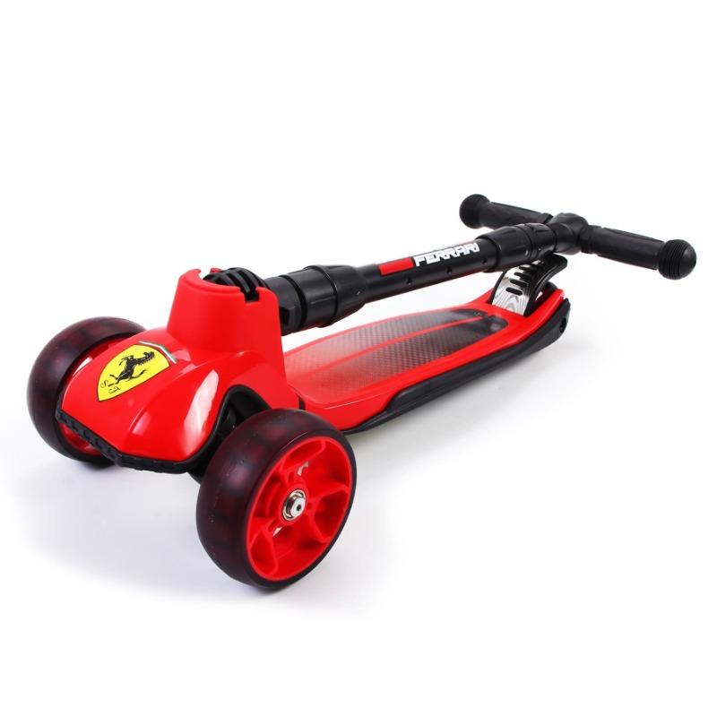 Ferrari - Twist Scooter 3 Wheels Folding Red