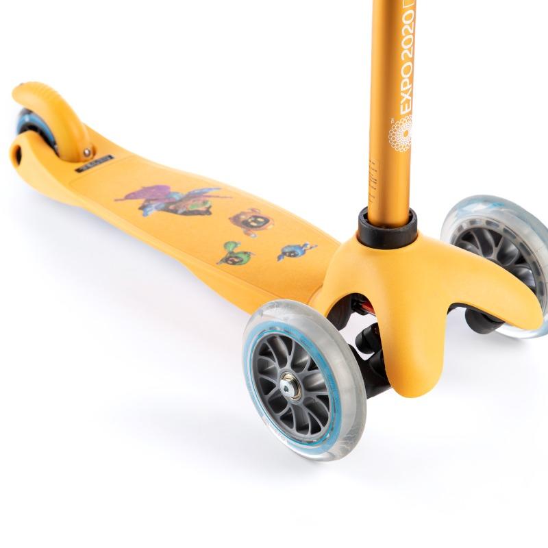 Micro Maxi Mini Micro Pet Scooter Dubai Expo 2020 - Orange