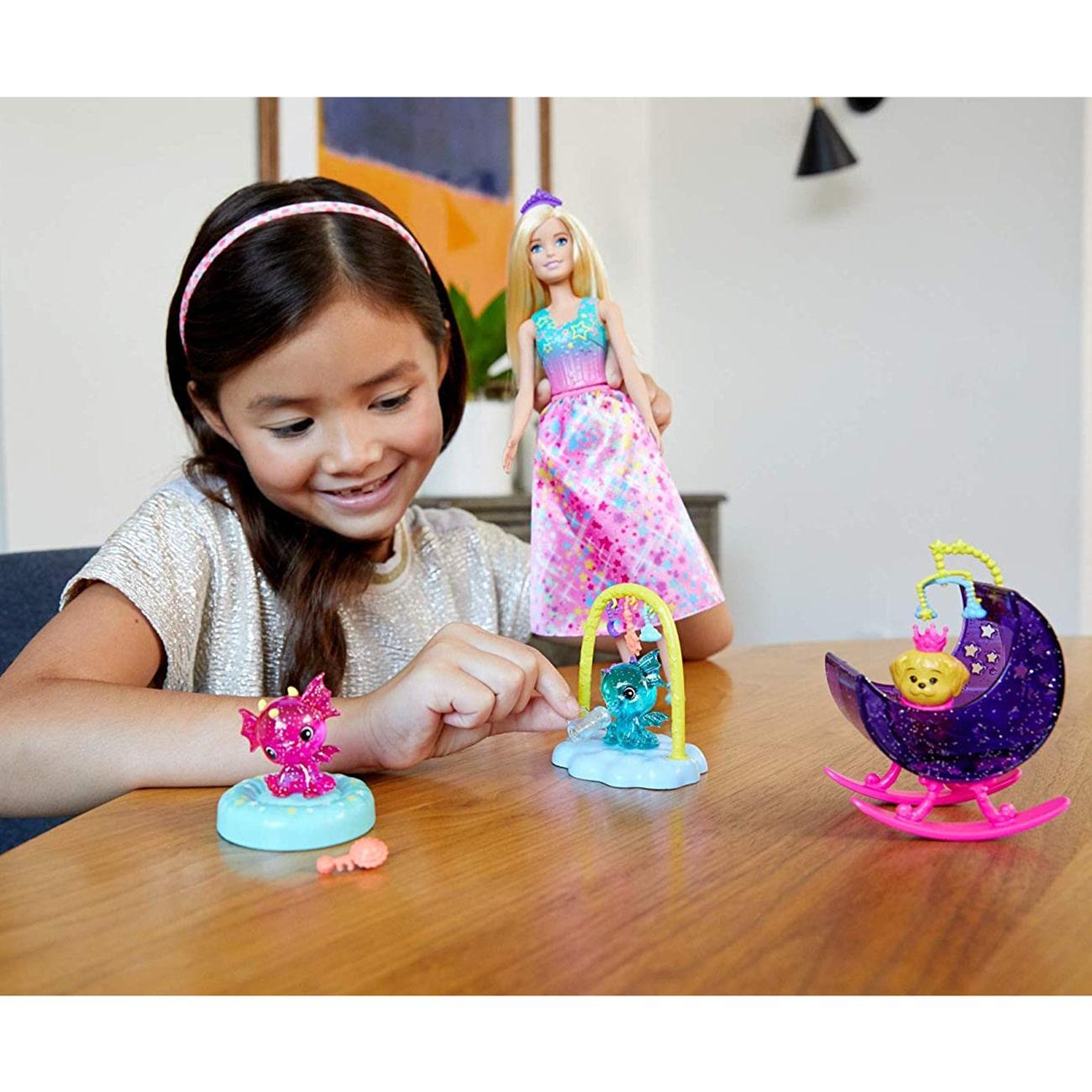 باربي دمية رعاية التنين الصغير والجرو