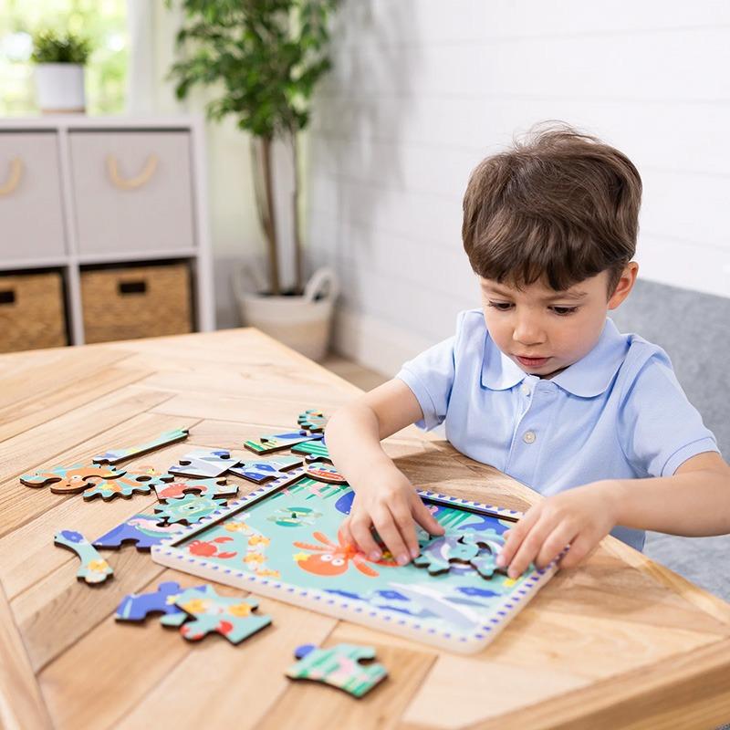 Melissa and Doug Wooden Underwater Gear Puzzle 18 Pieces