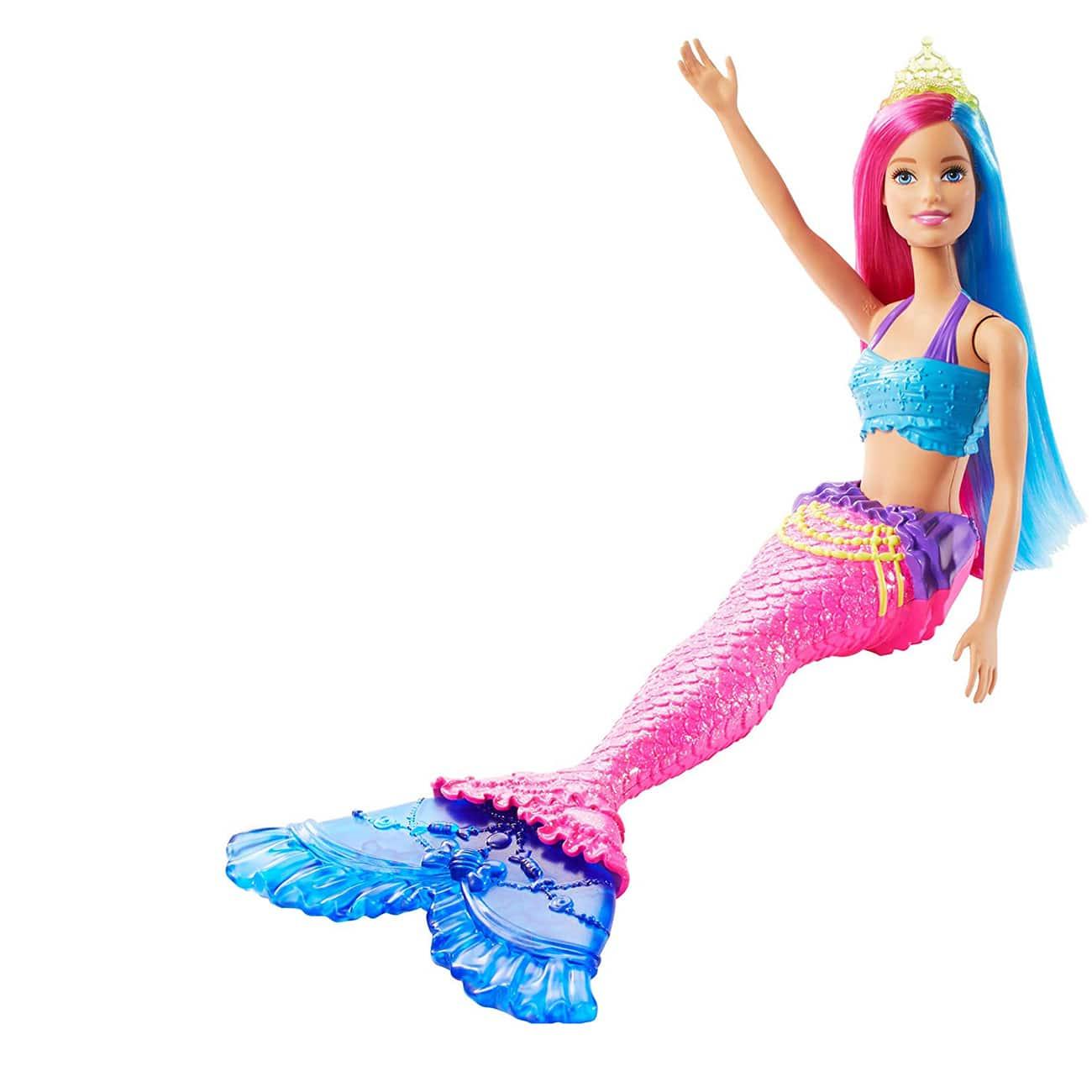 دمية حورية البحر باربي وشعرها الأزرق والوردي