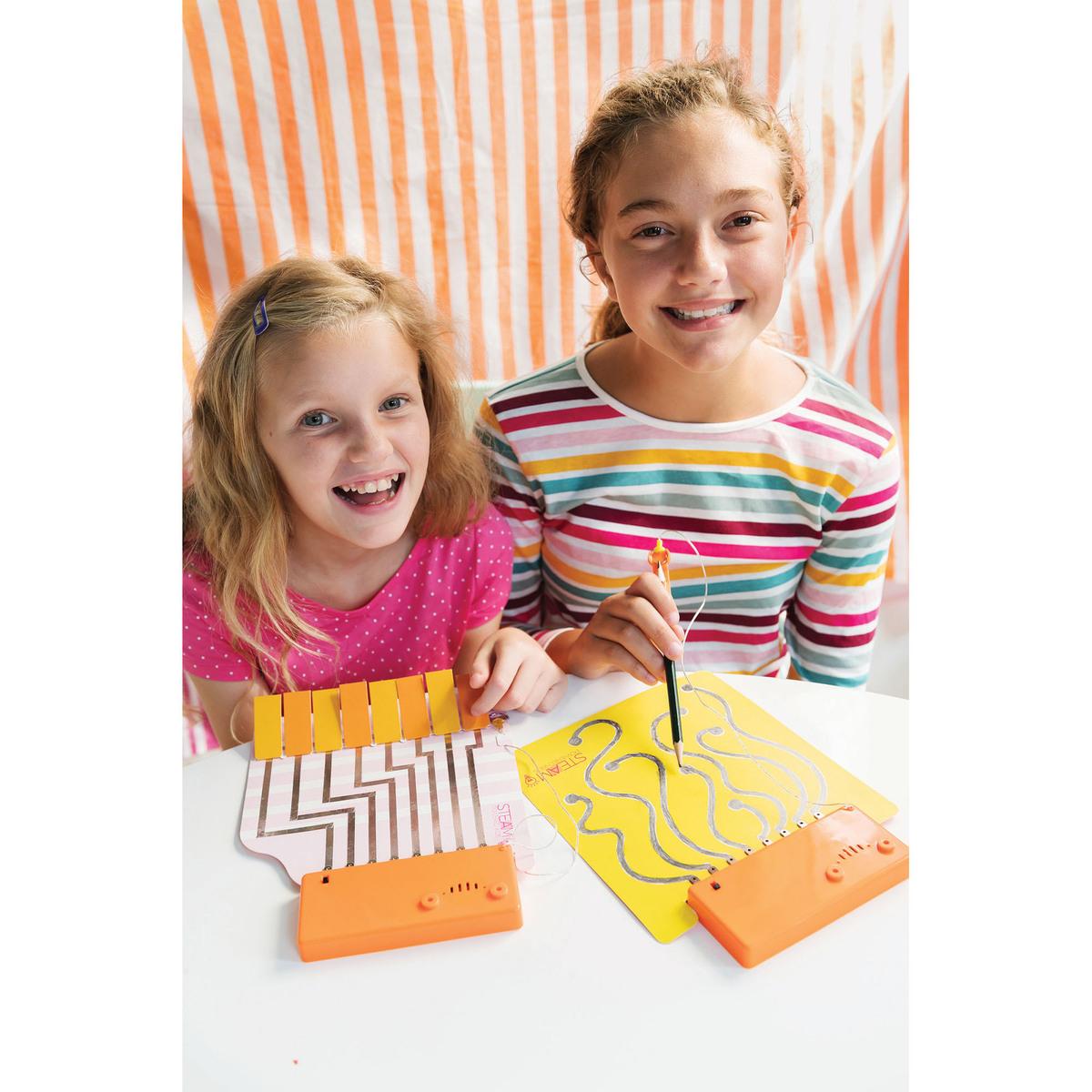 فور إم - مجموعة الدائرة الكهربائية الموسيقية