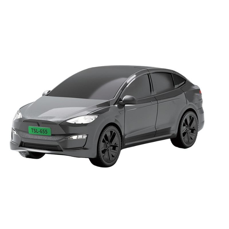 سيارة اي في بجهاز تحكم عن بعد