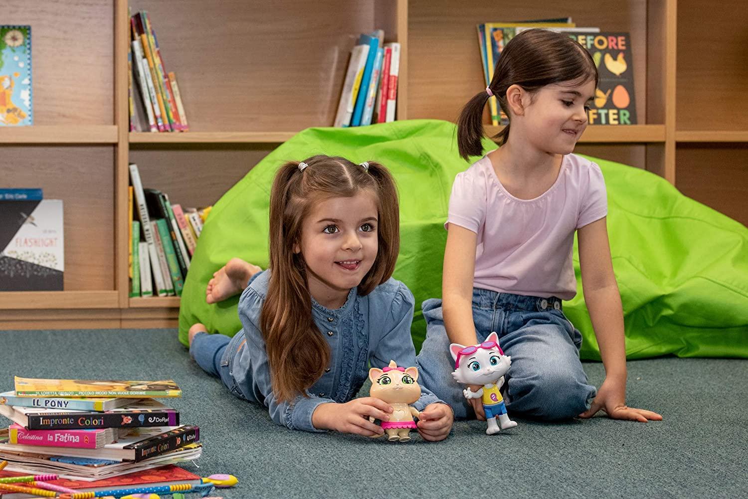 سموبي - 44 كات - دمية شخصية ميلادي الغنائية