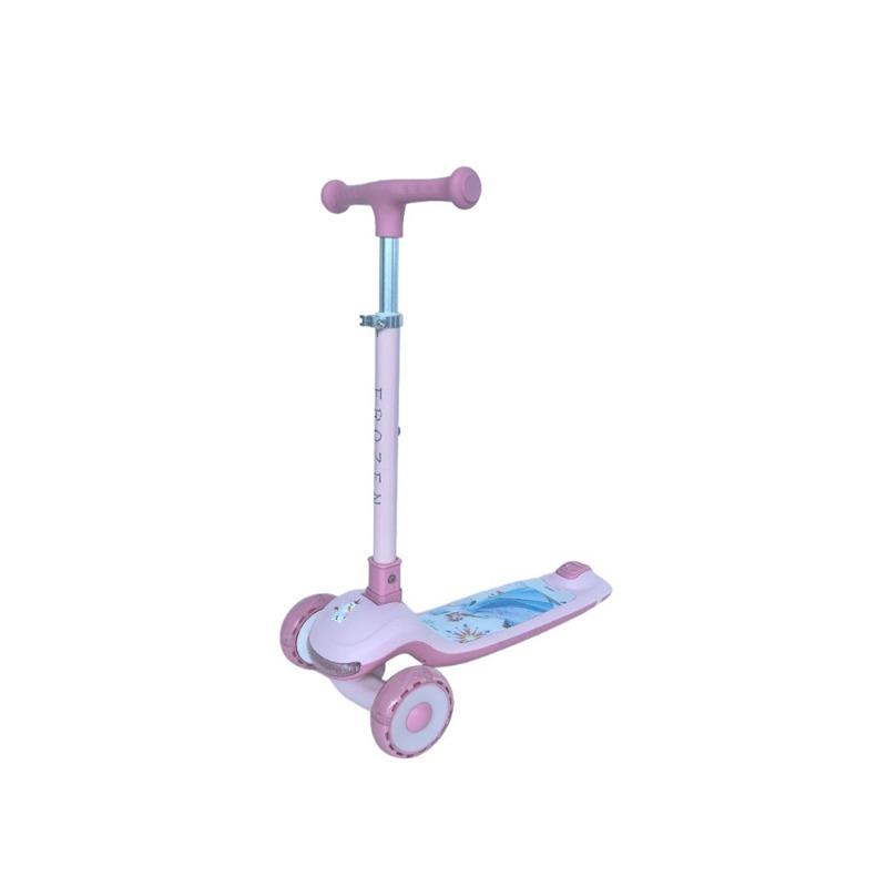 سكوتر فروزن بثلاث عجلات مع وضع إضاءة واحد