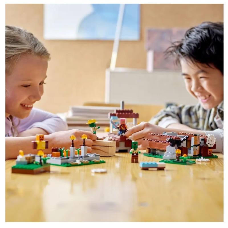 LEGO The Abandoned Village - 422 Pcs