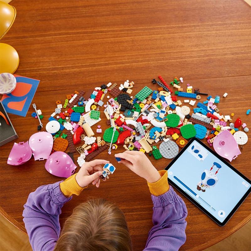 LEGO Super Mario Peachs Garden Balloon Ride Expansion Set - 453 Pcs