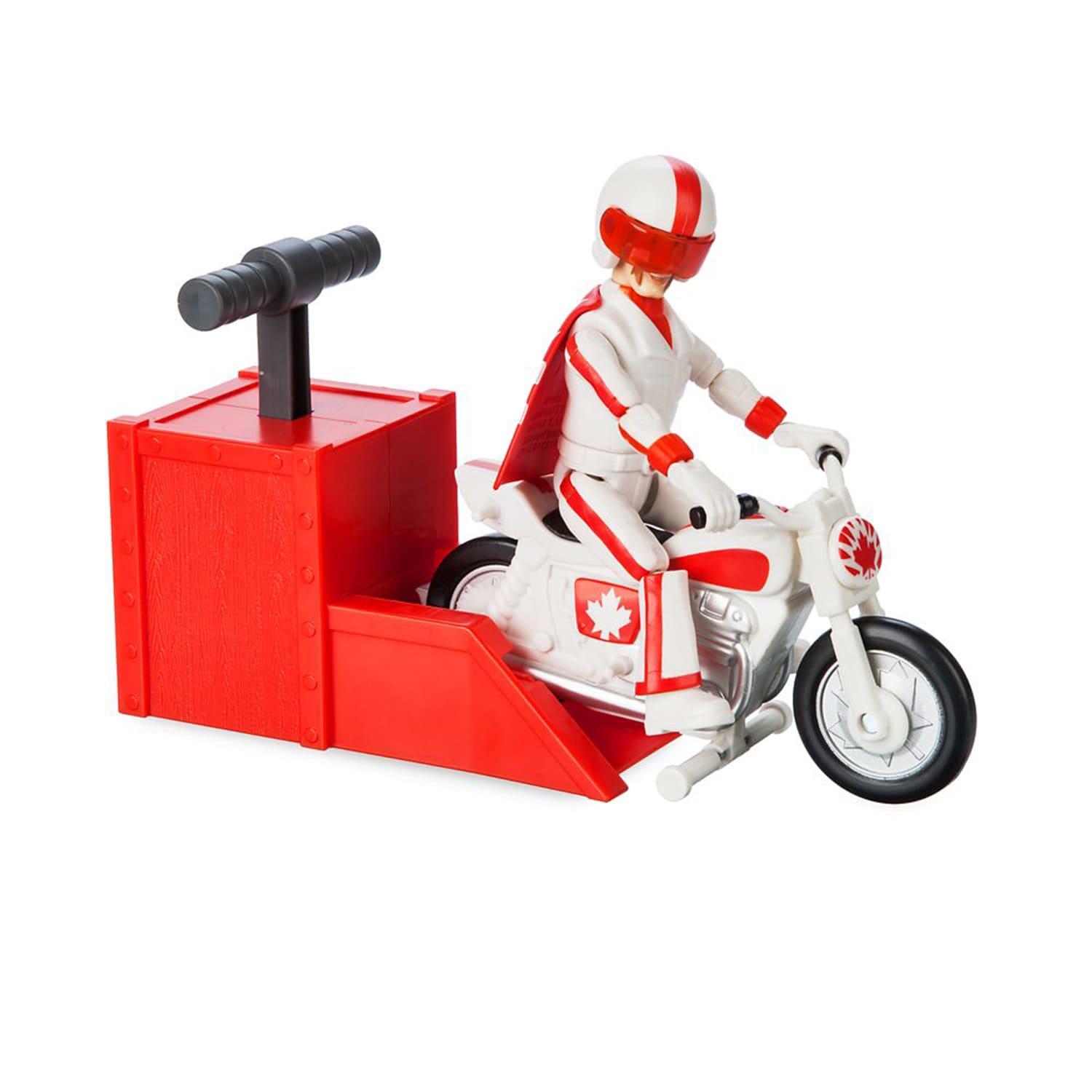 توي ستوري - دوك كابوم وقاذفة الدراجة النارية