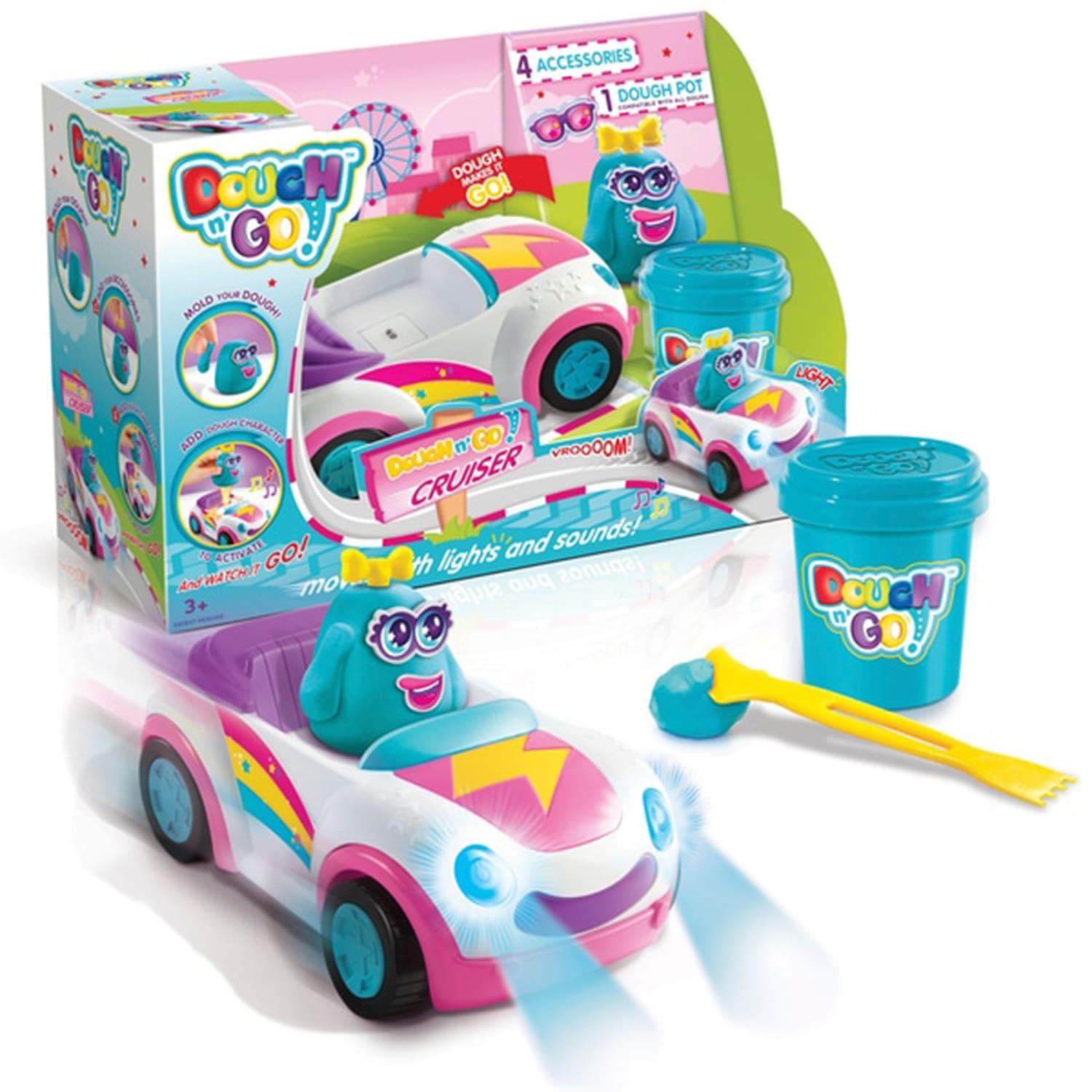 سيارة العمل بالصلصال