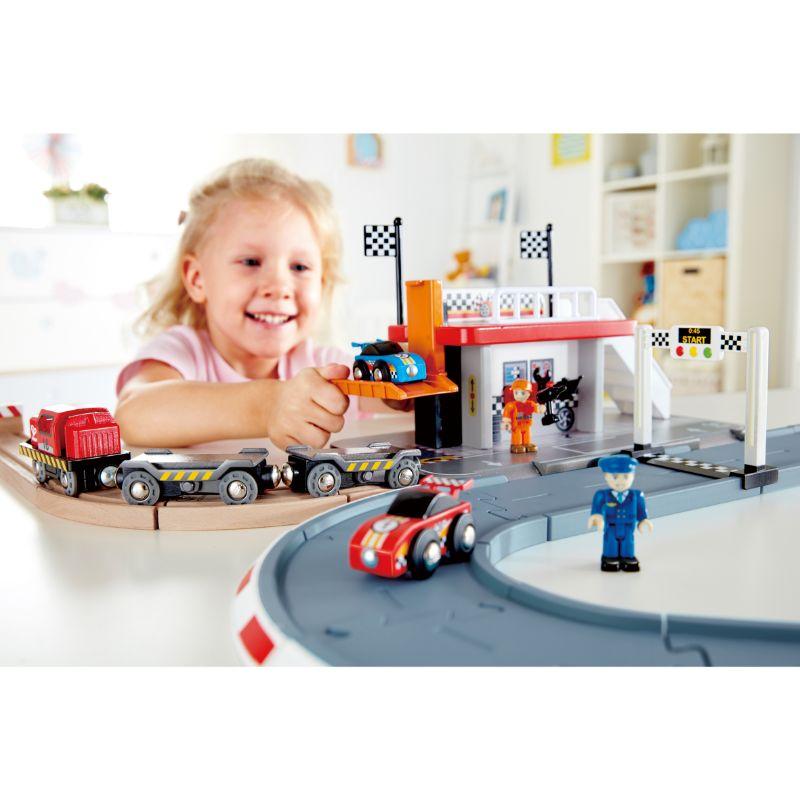 Hape - Race Track Station