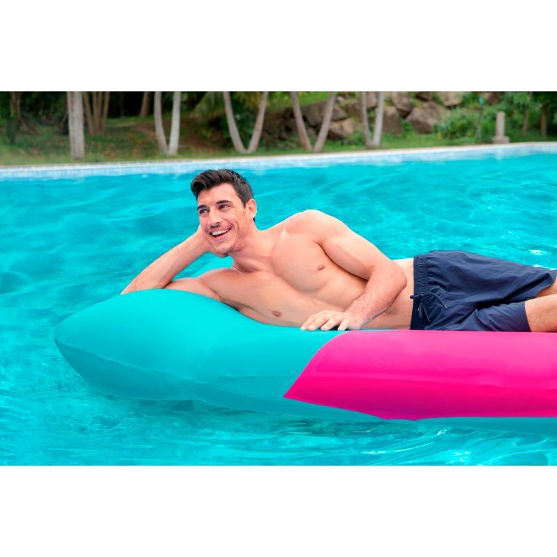 بست واي - جزيرة عائمة مائية قابلة للنفخ