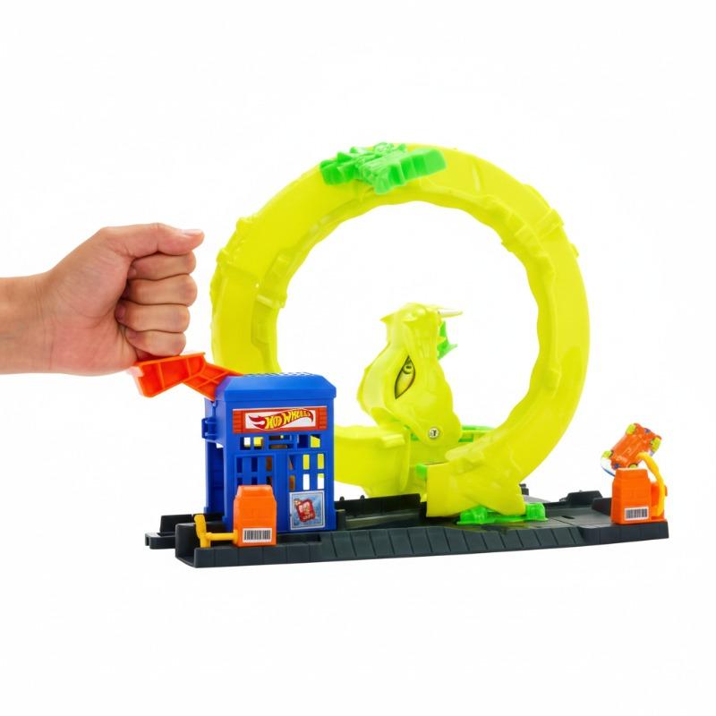 Hot Wheels City Snake Spiral Attack Playset
