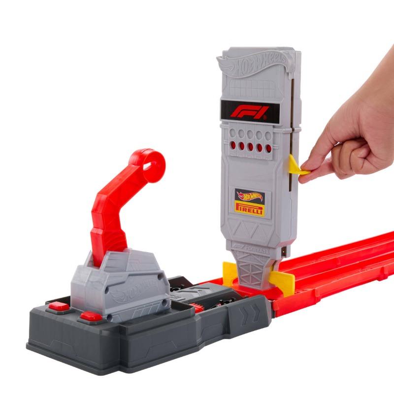 Hot Wheels Racing Formula 1 Toy Car Track Set 1:64