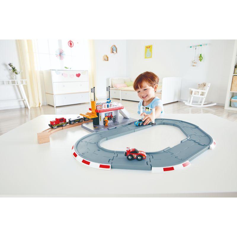 Hape - Race Track Station