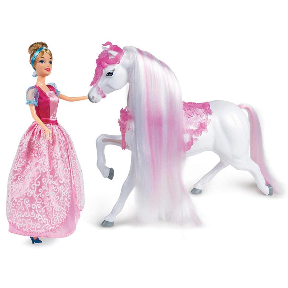 الأميرة سندريلا مع الحصان