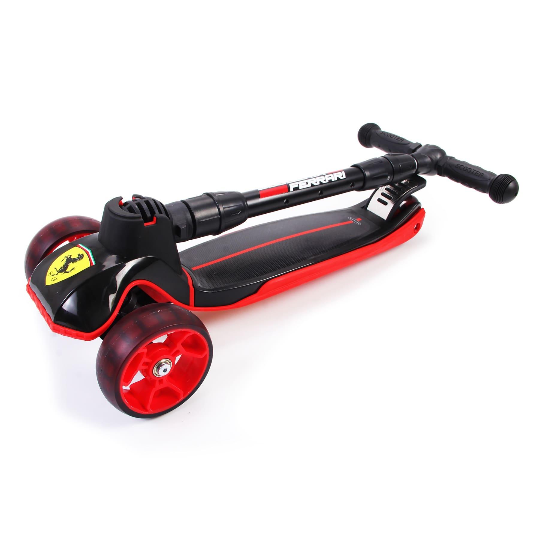 فيراري - سكوتر تويست ثلاثي العجلات قابل للطي لون أسود