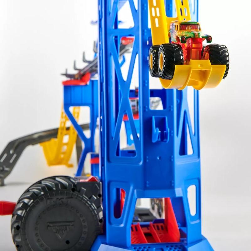 Monster Jam Trucks Garage Playset