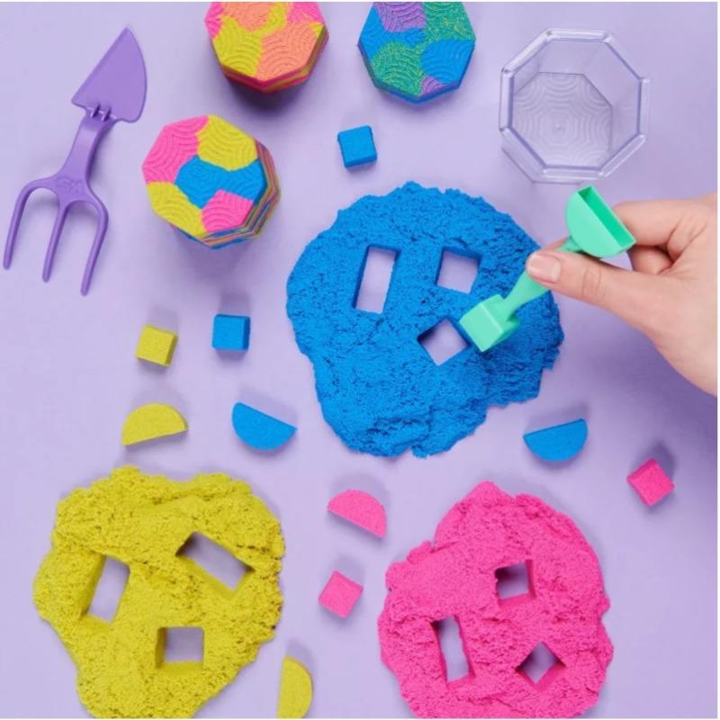 Kinetic Sand Squish and Create