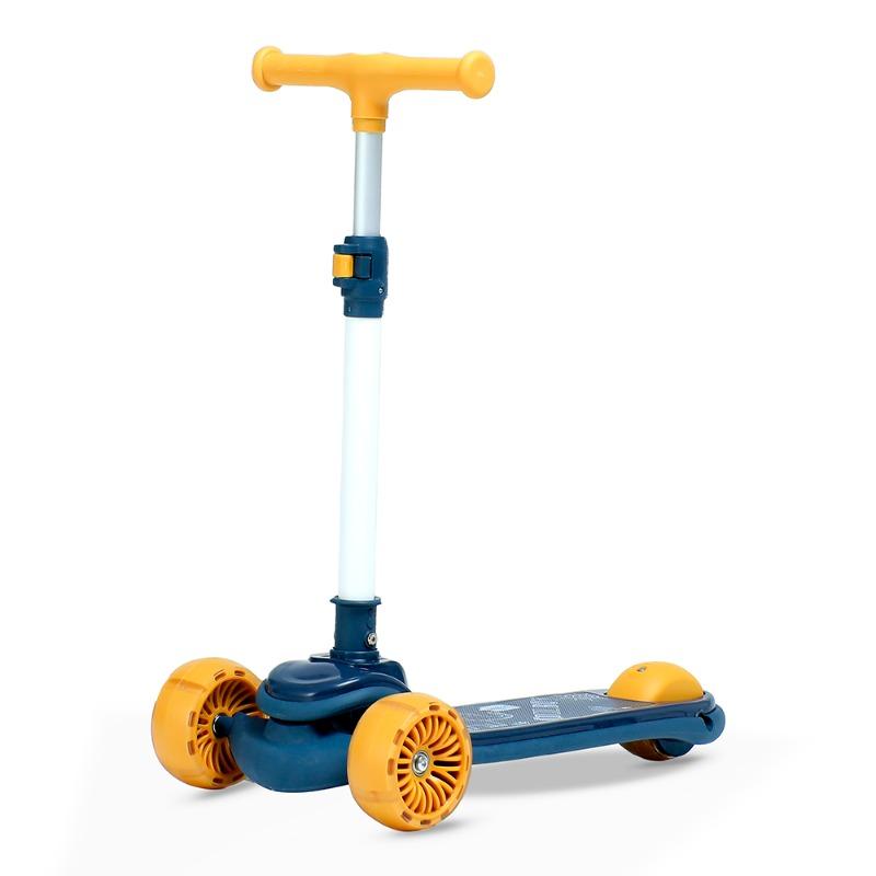 سكوتر فيرست ستيب ثلاث عجلات قابل للطي