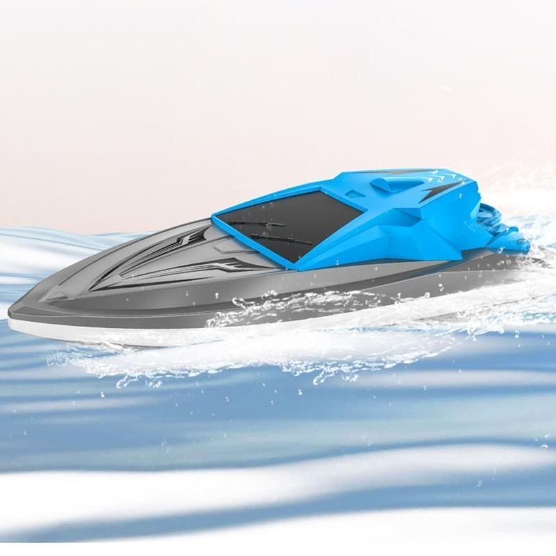 قارب عالي السرعة بجهاز تحكم عن بعد