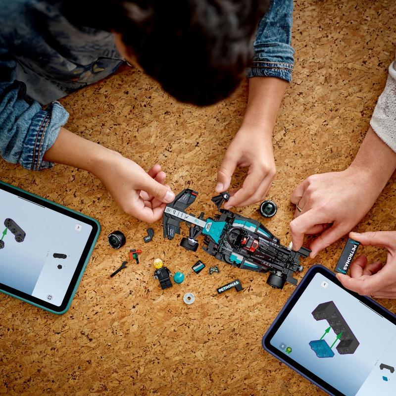 LEGO - Mercedes-Amg F1® W15 Race Car 77244