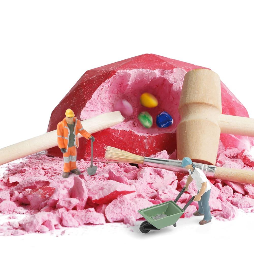 حفر الأحجار الكريمة وصنع الأساور