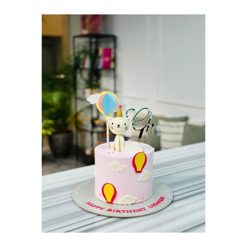 Monty's Vanilla Cat Cake - 6 Inch