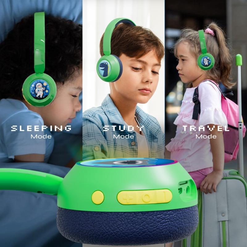 سماعة رأس للأطفال بتقنية صوت آمن وفق معايير منظمة الصحة العالمية، مع قصص صوتية تعليمية مجانية ومغناطيسات للزينة، تعمل بتقنية البلوتوث والسلك وتحتوي على مايكروفون للاستخدام المدرسي والسفر – تصميم ديناصور أخضر