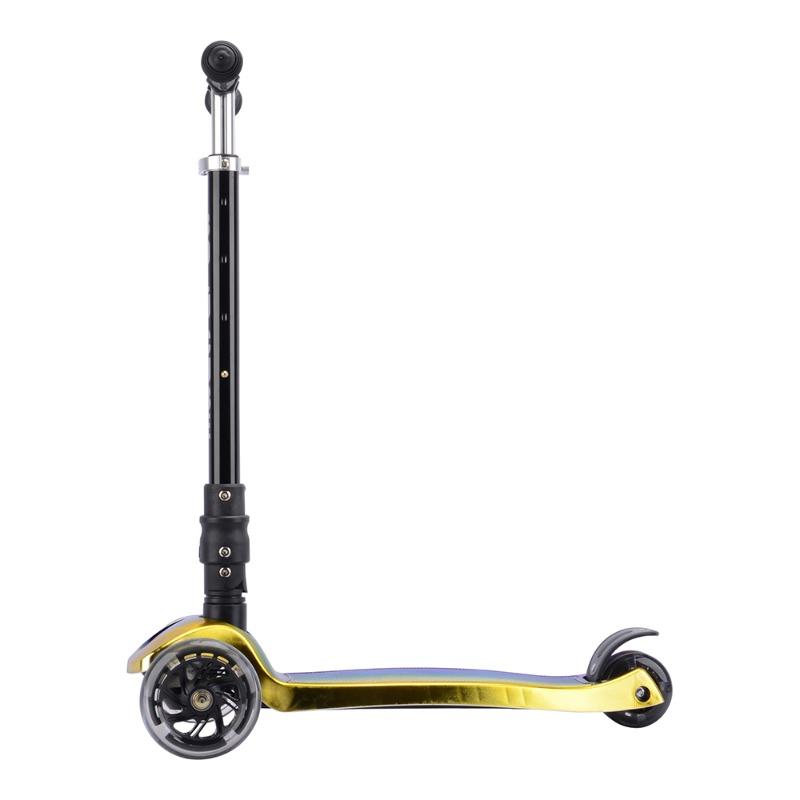 بولد كيوب - سكوتر ثلاثي العجلات قابل للطي دارك نايت