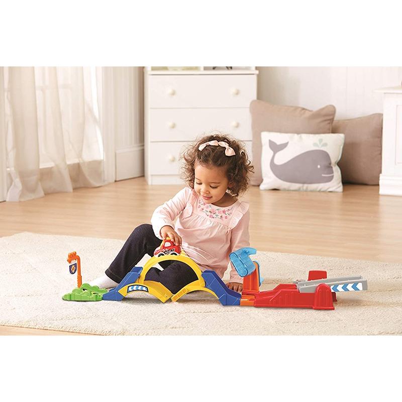 في تك - مسار توت توت ذو حلقة بدوران 360 درجة