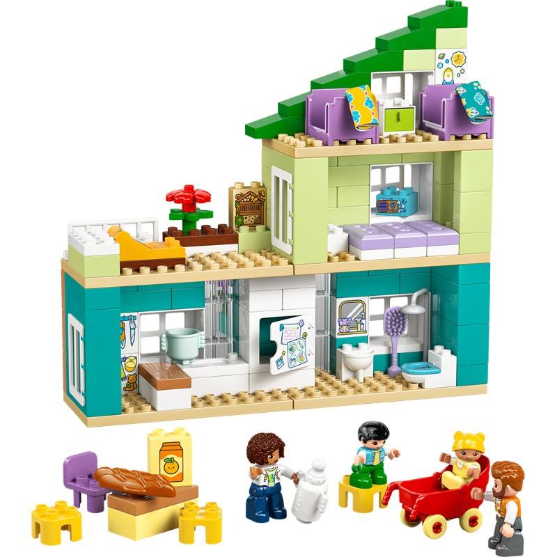 LEGO 3 In 1 Modern Family House With Figures 166 pieces.