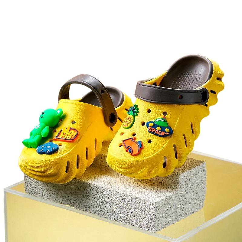 Cheerful Mario Double Layer Two Color Crocs