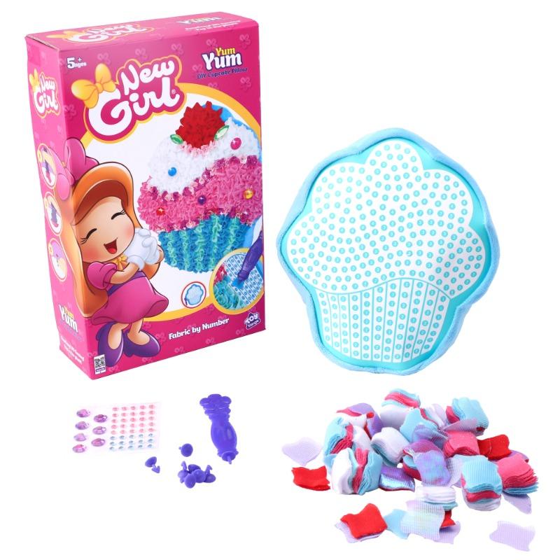 نيو جيرل - مجموعة حياكة المخدة بتصميم الكب كيك